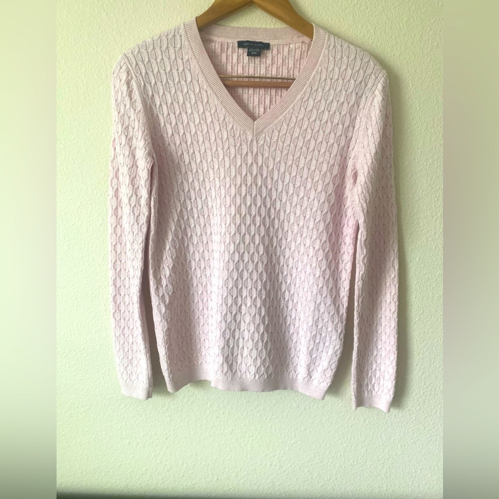 Tommy Hilfiger Women’s  V-Neck Long Sleeve Light Pink Sweater Size Medium